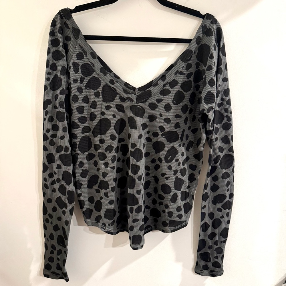 NWOT Chaser Dotted Thermal Top
